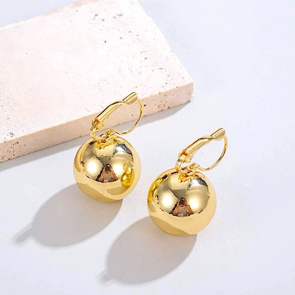 ⚜️[𝟯/$𝟮𝟴]⚜️Big Gold Ball Dangle Earrings NEW - Picture 4 of 8